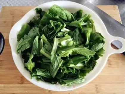 Make Peanut cabbage step 1