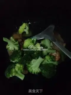 Make Shrimp fried broccoli step 2