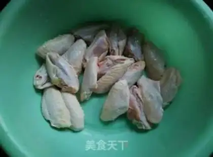Make HOMEMADE KFC FRIED CHICKEN WINGS step 0