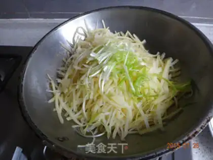 Make Red oil and potatoes step 5