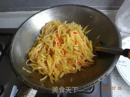 Make Red oil and potatoes step 6