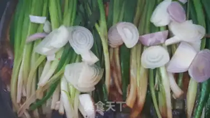 Make Shanghai Onion Burns a large steak step 4