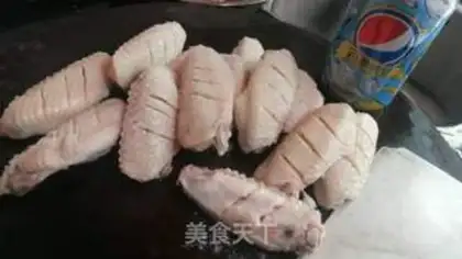 Make Coke chicken wings step 1