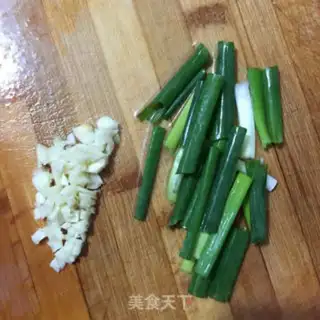 Make cucumber fried eggs step 0