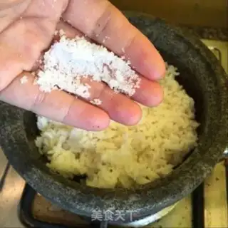 Make Rock pan rice step 5