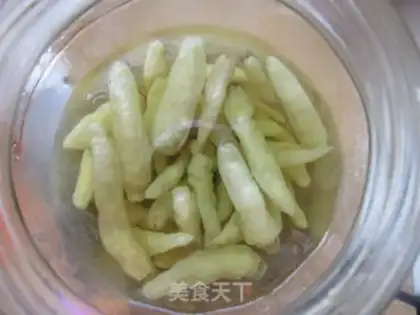Make Sour pickles step 0