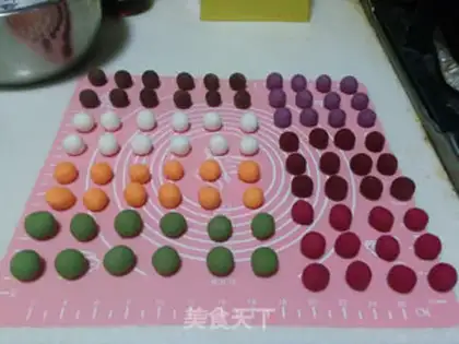 Make Bean seven-coloured circle step 10