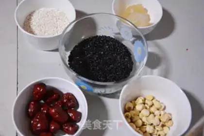 Make "Red-tree, black rice congee." step 0