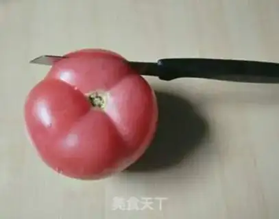 Make Tomato swans step 1