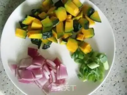 Make Pumpkin soup onions step 0