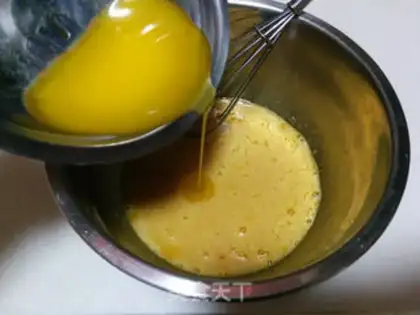 Make Big white lollipop cake step 3