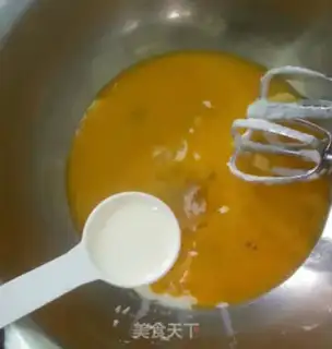 Make Six-inch fruit birthday cake step 1