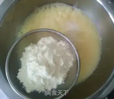 Make Six-inch fruit birthday cake step 2