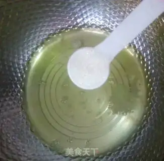Make Six-inch fruit birthday cake step 3