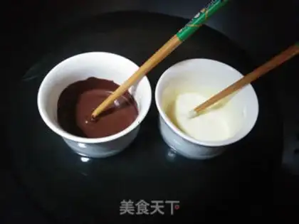 Make Big white lollipop cake step 12
