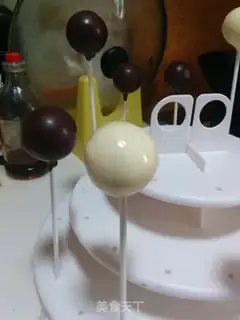 Make Big white lollipop cake step 13