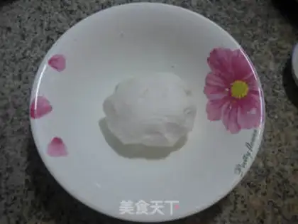 Make Peach riceballs step 3