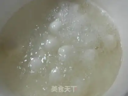 Make Peach riceballs step 8
