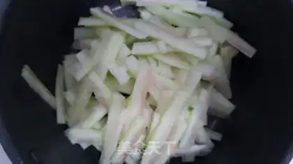 Make Watermelon peeled with beans step 0