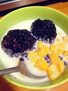 Make "Smart coconut juice, sweet rice." step 2