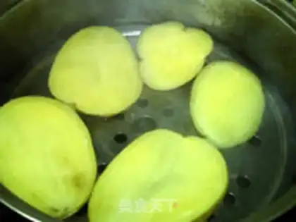 Make Onion potato peach pie step 2