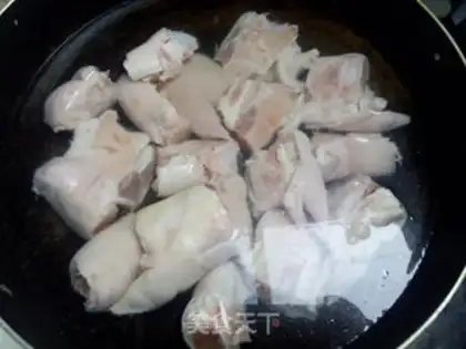 Make Soy pig hoofs step 0