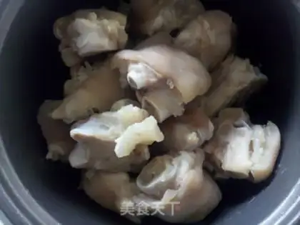 Make Soy pig hoofs step 1