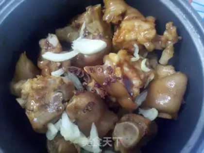 Make Soy pig hoofs step 4