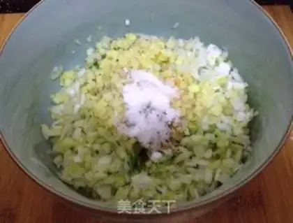 Make Onion florist step 1