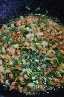 Make Big pairs of shrimp sauce and meat beans step 2