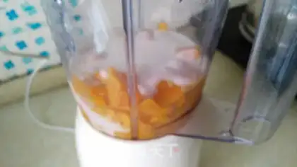 Make Mango milkshake step 2