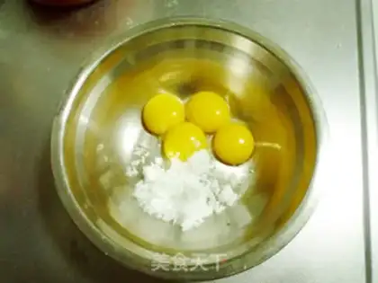 Make Nobita birthday cake step 1