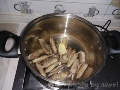 Make Fried eggs step 1