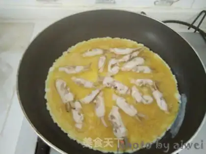 Make Fried eggs step 7