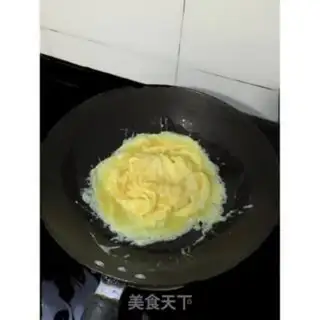 Make Tomato fried eggs step 5
