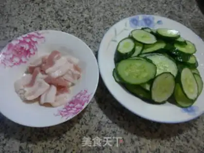 Make Five flowers and cucumbers step 0