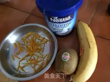 Make Fruit and yogurt step 0