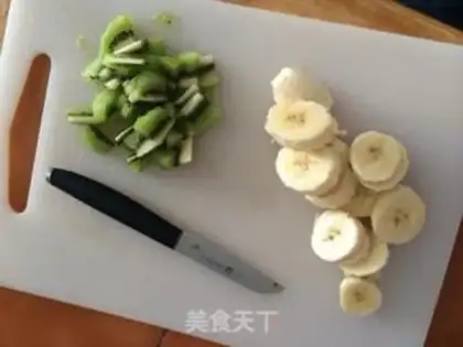 Make Fruit and yogurt step 1