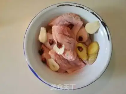 Make Beer chicken wings step 1