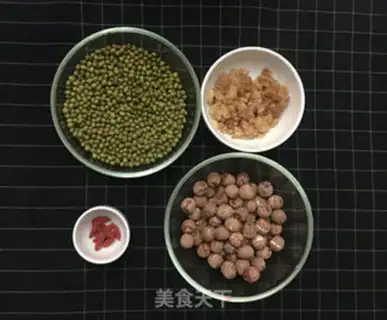 Make Lotus green bean sand step 0