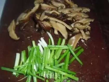 Make White bean horned mushroom noodles step 2