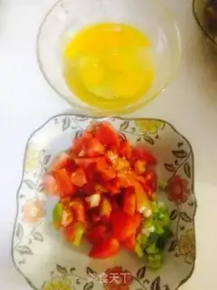 Make Tomato fried eggs step 0