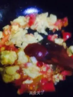 Make Tomato fried eggs step 7