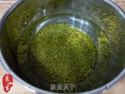 Make Silver-eared green bean sand step 1