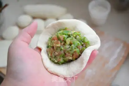 Make Bean-fruit buns step 7