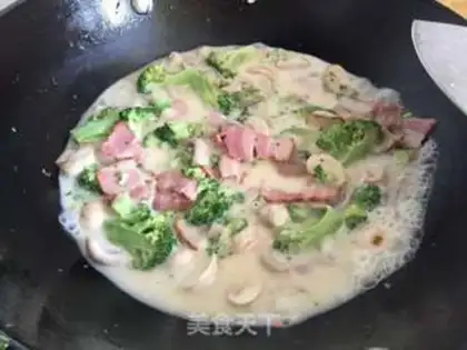 Make Butter mushroom bacon pasta step 5