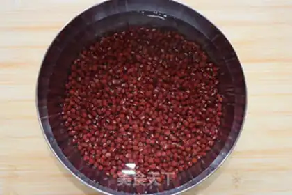 Make Rose bean sand step 1