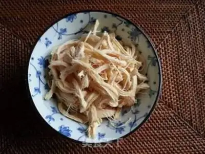 Make Spicy chicken noodle step 1