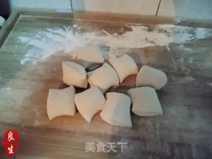 Make Peach buns step 5