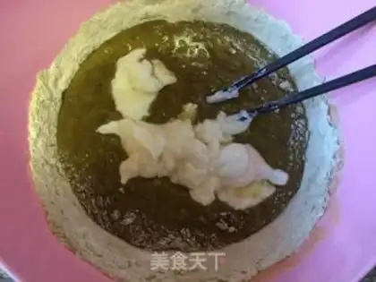Make Rolling sugar cake step 5